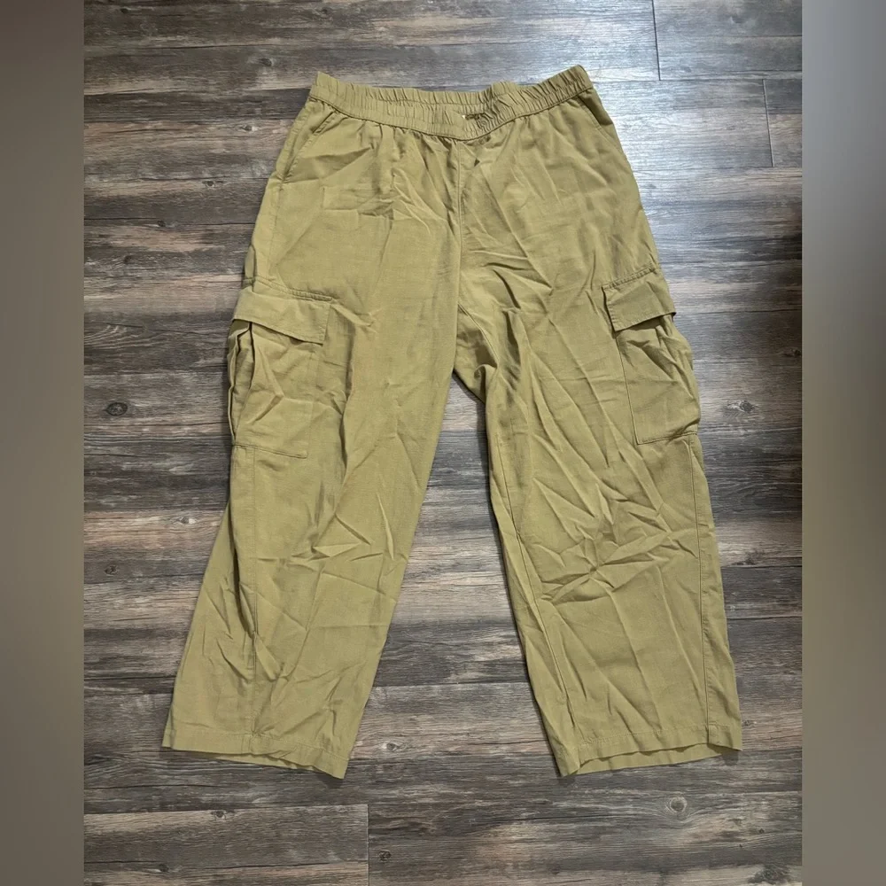 Universal Thread Olive Cargo Pants - Picture 1 of 3